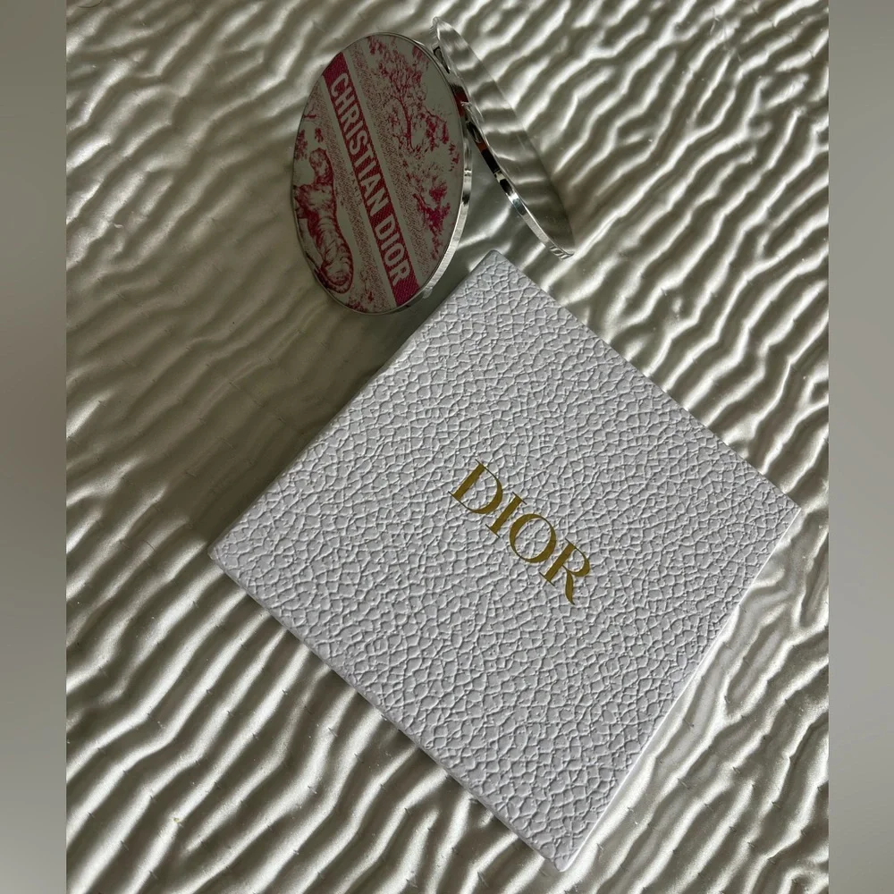 NEW Dior Beauty Pink and White Toile Compact Mirror with gift Box - Picture 7 of 10